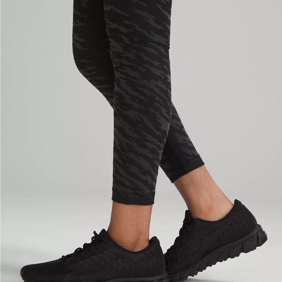 Lululemon Wunder Under - Size 6 - Picture 4 of 7